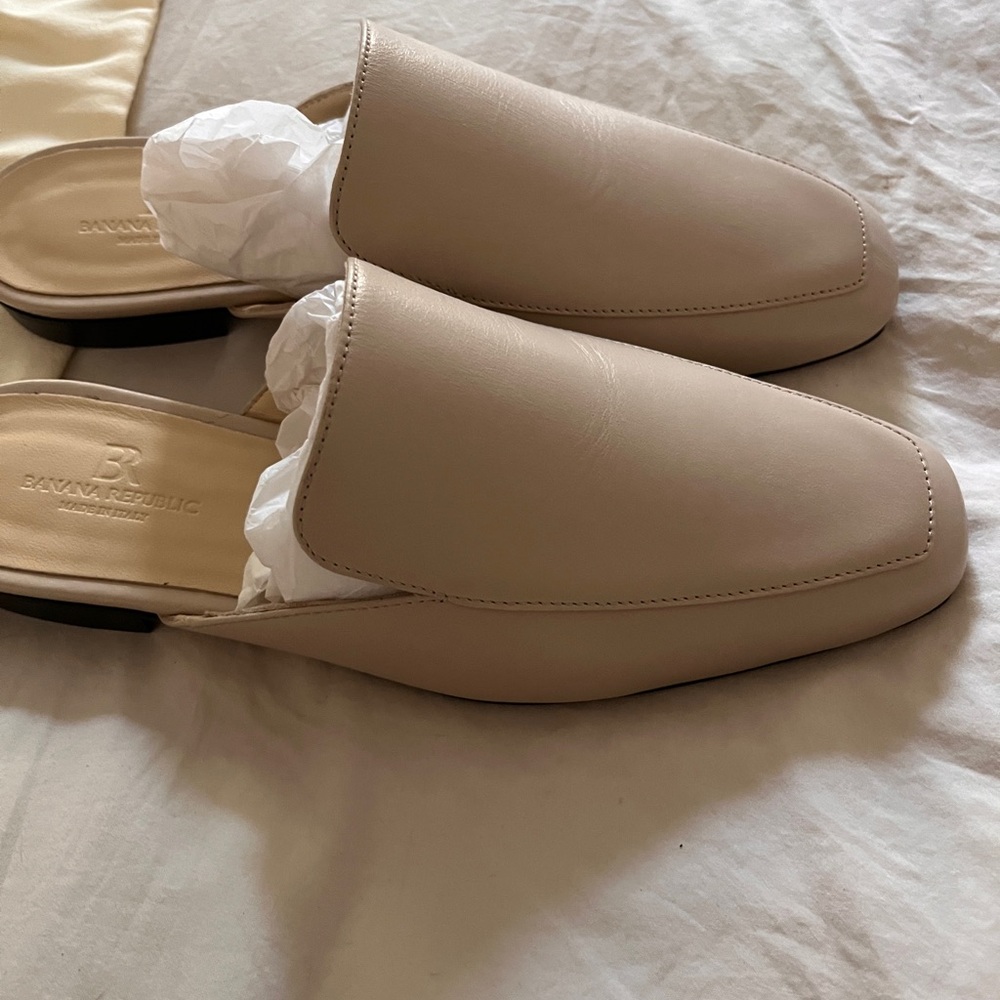 Banana Republic Bond leather mule